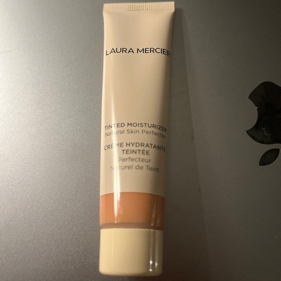New Laura mercier tinted moisturizer Fawn - Picture 1 of 2